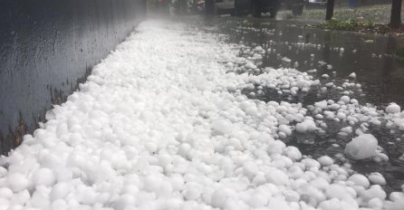 NEZAPAMĆENO NEVRIJEME, GRAD UNIŠTAVAO SVE PRED SOBOM: Ovakvi prizori se ne pamte (FOTO)