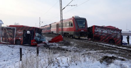 POVICI KOJI LEDE KRV U ŽILAMA:  "Ide voz! Prebaci u prvu!", vikali su putnici iz AUTOBUSA 