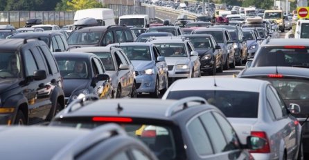 U Njemačkoj i Austriji nepregledne kolone vozila