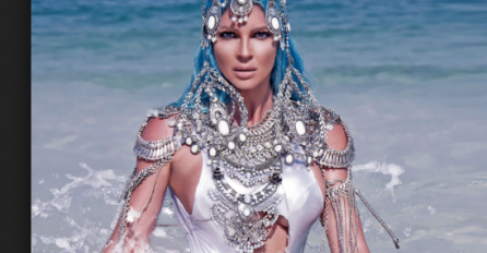 GRUDI NIKAD VEĆE: Karleuša se skinula u minijaturni bikini, jedva se uvukla u DONJI DIO, SVE KIPI, ljudi gledaju samo OVO