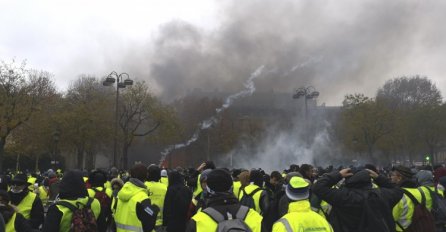 Protest 'Žutih prsluka': Privedeno 65 osoba u Parizu