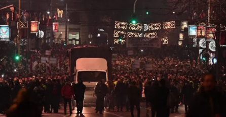 SRBI BIJESNI, SVI NA NOGAMA: Preko 30.000 protestvovalo protiv Vučića "Mene je sramota da sjedim kući"