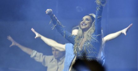 MAJA BEROVIĆ NAPRAVILA HAOS I OSTAVILA PUBLIKU BEZ DAHA: Kada pogledate ove fotografije, shvatićete i zašto! (FOTO)