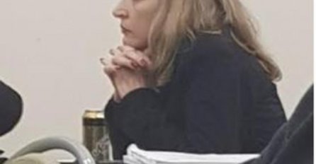 Na šta je spala Srbija: POLITIČARKA UHVAĆENA S PIVOM NA SJEDNICI SKUPŠTINE, evo šta kažu Srbi na ovo KAKVA SRAMOTA