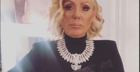 NAKON SNIMANJA GLAVE SPAŠAVAJU JOJ NOGU, FANOVI U SUZAMA: "Samo da bude dobro" 