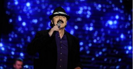 HARIS JE SINOĆ ODRŽAO KONCERT, ALI SVI SU GLEDALI U MELINU: Grudi skoro ispale, A TEK KAD POGLEDATE DOLJE (FOTO)