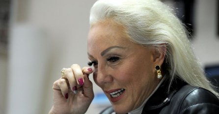 NAKON ŠTO SU JOJ SAOPŠTILI DIJAGNOZU, USLIKALI SU BRENU: "Zar stvarno ovako sada izgleda?" (FOTO)