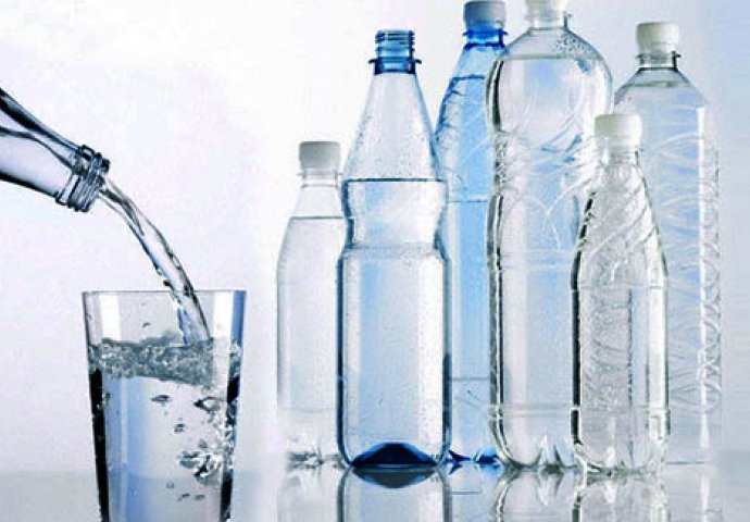 PIJETE VODU IZ PLASTIČNIH BOČICA? Nakon ovih saznanja, sigurno vam neće više pasti napamet!