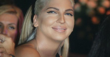 NAJRADIJE BI OVE SLIKE SPALILA: Evo kako je Karleuša izgledala PRIJE, GRUDNJAK JOJ NIJE TREBAO?