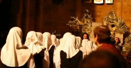 MUSLIMANKE UŠLE U CRKVU I URADILE NEŠTO ŠTO JE SVE ZAPREPASTILO: Ovo svi trebaju vidjeti 