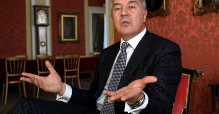 SVI NA NOGAMA U CRNOJ GORI: Milo Đukanović se POVLAČI, a kad vidite ko će ga naslijediti iznenadit ćete se