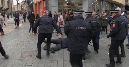 JEZIVA PRIJETNJA OSVANULA NA FACEBOOKU: Tiče se policajaca u Banjaluci, "Došlo je vrijeme da vas..."