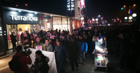 PRAVDA ZA DAVIDA: U Banjaluci počela mirna protestna šetnja (VIDEO)