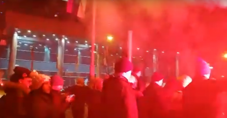 DAVOR DOŠAO DO ZGRADE VLADE RS, A ONDA SE SVE ZACRVENILO: Policija na nogama, EVO ŠTA SE DOGAĐA (VIDEO)