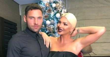 KARLEUŠA SNIMALA PROLAZNIKA IZ AUTOMOBILA: Ovaj video morate pogledati, Duško kaže da je lud! 