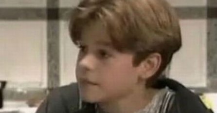 SJEĆATE LI SE BEBANA IZ "PORODIČNOG BLAGA": Evo kako danas izgleda, a majka mu se takmičila u Grandu! (FOTO)