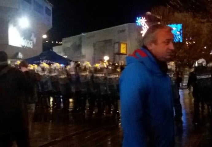 Branislav Borenović se tereti za narušavanje javnog reda i mira u Banjoj Luci (FOTO)