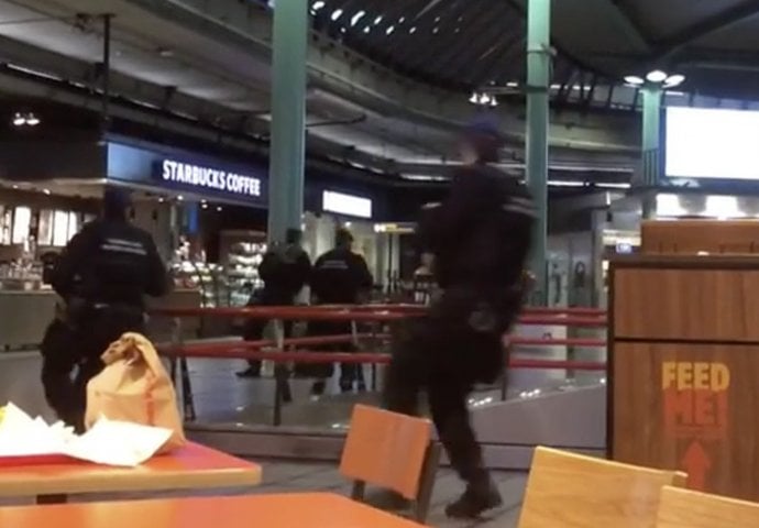 PANIKA NA AERODROMU, ČUJE SE VIKA: Putnici evakuisani, na licu mjesta su specijalci (VIDEO)