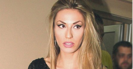 RADA MANOJLOVIĆ BEZ DLAKE NA JEZIKU: Progovorila je o porodici, dečku, odlasku kod psihijatra, ništa nije skrila! (FOTO)