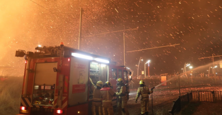 HOROR NA DOČEKU NOVE GODINE: Slavlje krenulo po zlu, NAREĐENA EVAKUACIJA, JEDNA KUĆA IZGORJELA, ne zna se ima li mrtvih! (VIDEO)