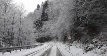 STANJE NA PUTEVIMA: Otežan saobraćaj na većini puteva u BiH