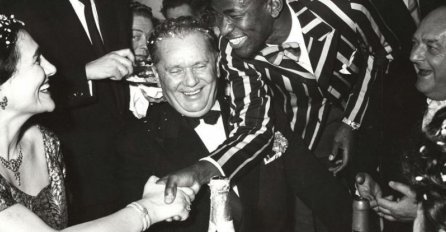 Kako su Tito i Jovanka slavili Novu godinu, on glumio Djed Mraza, a ona SIJALA OD SREĆE (FOTO)