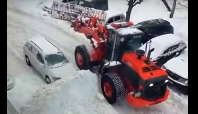 rusija-parking-traktor