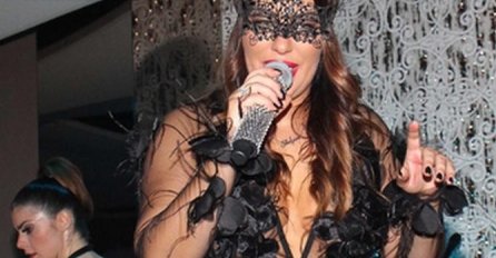 ANU NIKOLIĆ USLIKALI NA ULICI, NIKADA NIJE BILA DEBLJA: Prolaznici u šoku gledali pjevačicu! (FOTO)