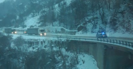 KOLAPS U SAOBRAĆAJU, NE KREĆITE NA PUT AKO NE MORATE: Zatvorene su ceste, evo gdje je najgore!