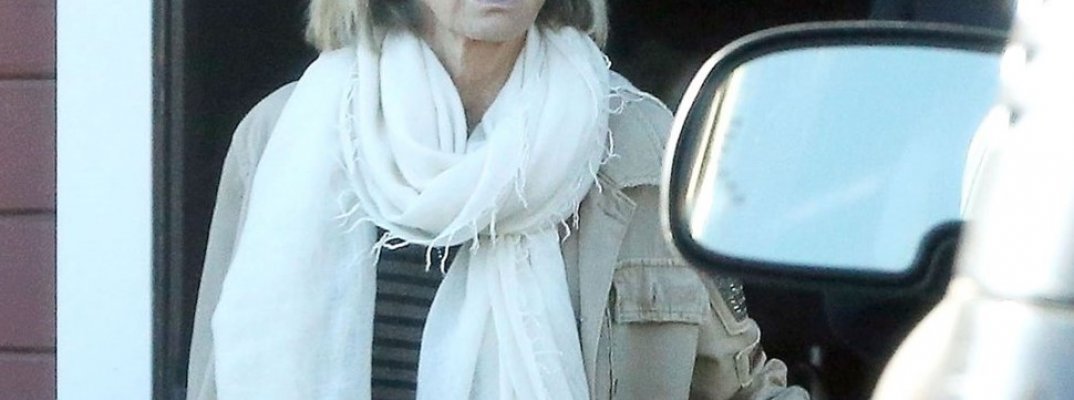 olivia-newton-john-spotted-on-lunch-date-with-husband-after-denying-825px-resize-1200-630