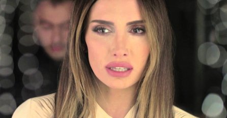 EMINA JAHOVIĆ PRVI PUT POKAZALA SESTRU, SVI GLEDAJU I NE TREPĆU: Identične su, kao blizankinje,  samo JEDAN DETALJ ih razlikuje!