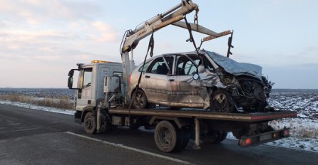 U stravičnom sudaru kod Novog Sada poginuli otac i sin