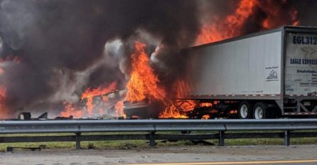 STRAVIČNA NESREĆA NA AUTOPUTU: Najmanje sedmero mrtvih 