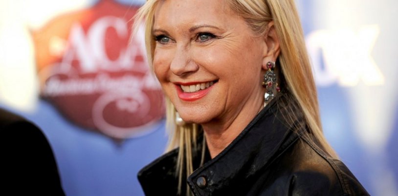 ap-olivia-newton-john-ml-140205-33x16-992
