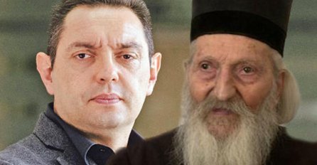 VULINU SE DANAS CIJELA SRBIJA SMIJE: Ministar odbrane POSLAO ČESTITKU ZA BOŽIĆ NA POGREŠNU ADRESU! (FOTO)