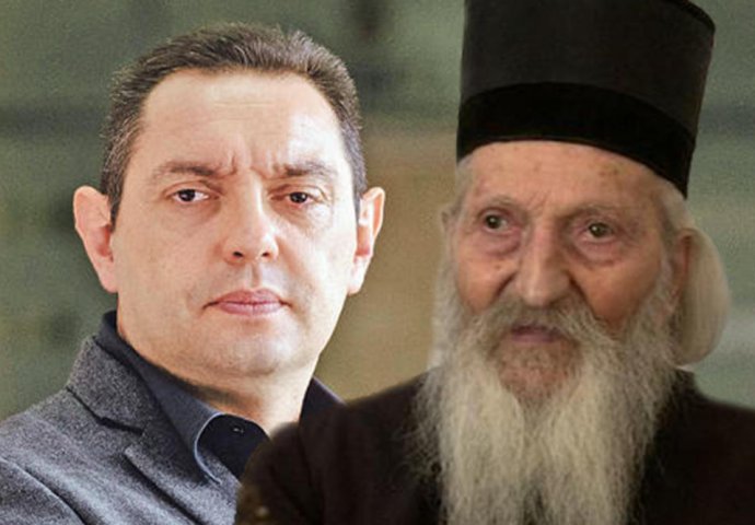 VULINU SE DANAS CIJELA SRBIJA SMIJE: Ministar odbrane POSLAO ČESTITKU ZA BOŽIĆ NA POGREŠNU ADRESU! (FOTO)