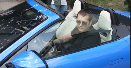 Žena Ace Pejovića se rijetko pojavljuje u javnosti: Pjevač joj zapjevao na uvce, a evo šta je ona uradila 