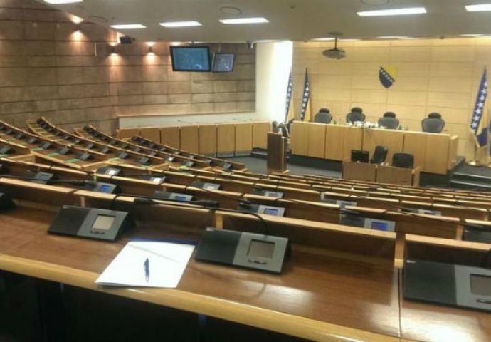 RASPODJELA U TOKU: SBB-U NAMJENSKA INDUSTRIJA, DF-U PRAVDA?