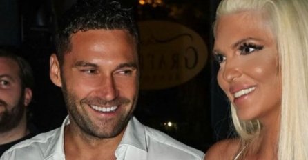 ISPLIVALA SLIKA, DUŠKO TOŠIĆ BEZ ODJEĆE U ZAGRLJAJU ZGODNE MANEKENKE: Jelena će poludjeti kad ovo vidi! (FOTO)