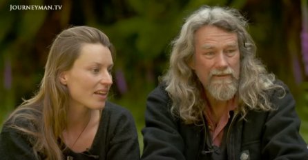 BRAČNI PAR ODREKO SE SVEGA DA OVAKO ŽIVI: Između njih je 30 godina razlike, ali to nije ono NAJČUDNIJE (FOTO)