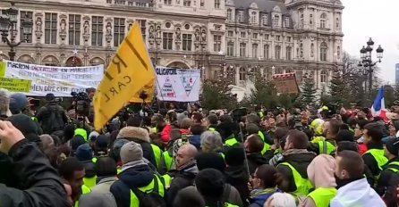  ŽUTI PRSLUCI ZA OVU SUBOTU SPREMAJU AKCIJU KOJE SE VLASTI BOJE PUNO VIŠE OD NASILJA: Masovno povlačenje novca iz banaka