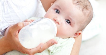 NOVO ISTRAŽIVANJE OTKRILO: Bebe hranjene na bočicu imaju veću šansu biti ljevaci nego dojene