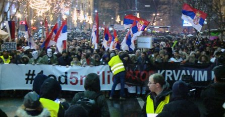  "Izađi i bori se" Srbi i ovu subotu protestovovali protiv Vučića u Beogradu