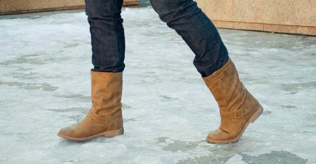 UZ OVE TRIKOVE NEĆETE PASTI: Evo kako hodati po ledu (VIDEO)