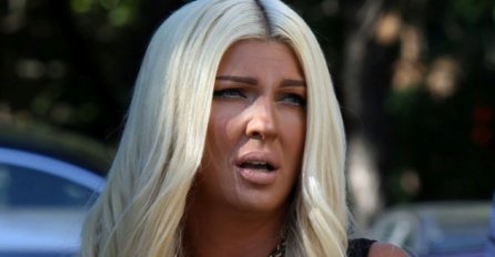 DOK SRBIJOM TUTNJI AFERA KARLEUŠE, STIŽU I PODRŠKA: Oglasila se ova pjevačica, OVO ĆE RASPLAKATI JELENU