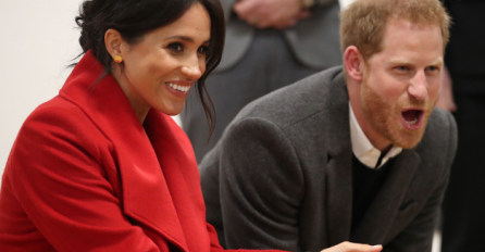 IZNENADILA SVE: Pogledajte u čemu je trudna Meghan Markle prošetala, SVI SU GLEDALI U STOMAK