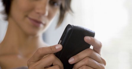 "Studiram i stanujem sa cimerkom. Imala sam eksplicitne slike sa svojim dečkom"