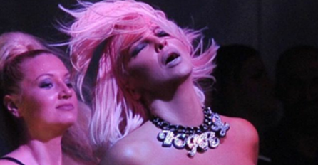 SKANDAL NE PRESTAJE, TEK SADA SLIJEDI HAOS: Evo šta su uradili sa Karleušinim spornim slikama (FOTO)