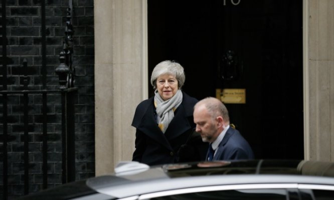theresa-may-glasanje-o-povjerenju-xinhua
