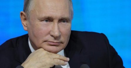 OVO SU PUTINOVI RODITELJI: Njegova sličnost sa majkom je NEVJEROVATNA